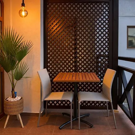 Beachfront With Pool View In شقة سوزوبول