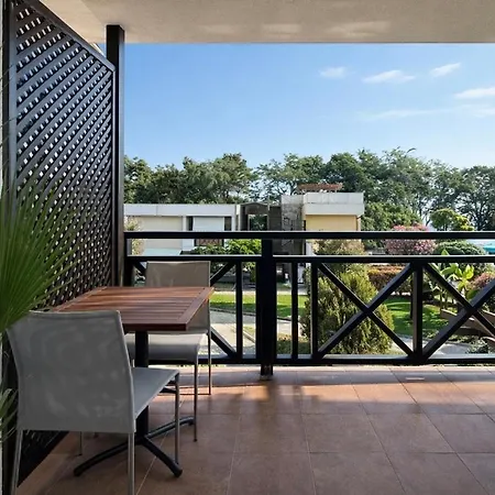 Beachfront With Pool View In * سوزوبول